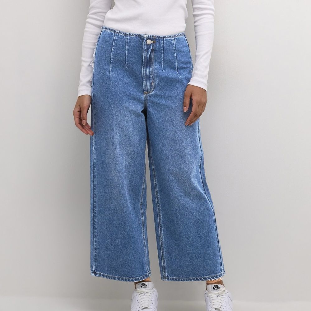 High-Rise Wide Leg Denim Jeans in Blue